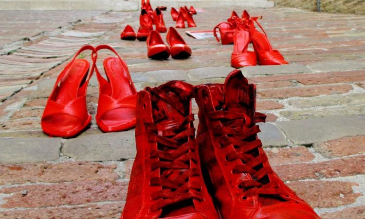 Marche, 663 donne si sono rivolte ai centri antiviolenza nel 2021: + 37% rispetto all'anno precedente Marche, 663 donne si sono rivolte ai centri antiviolenza nel 2021: + 37% rispetto all'anno precedente