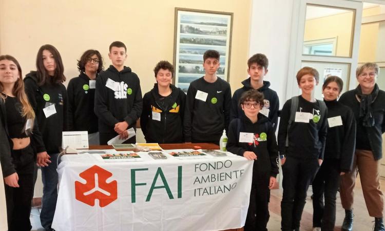 Civitanova, grande successo per le Giornate Fai per le scuole: 84 "apprendisti ciceroni" Civitanova, grande successo per le Giornate Fai per le scuole: 84 "apprendisti ciceroni"