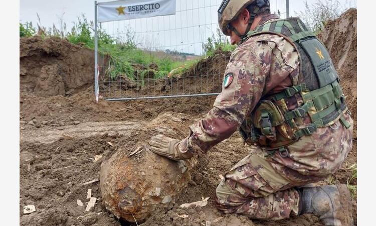 A Pesaro è il Bomba Day: chiuso tratto autostradale A Pesaro è il Bomba Day: chiuso tratto autostradale