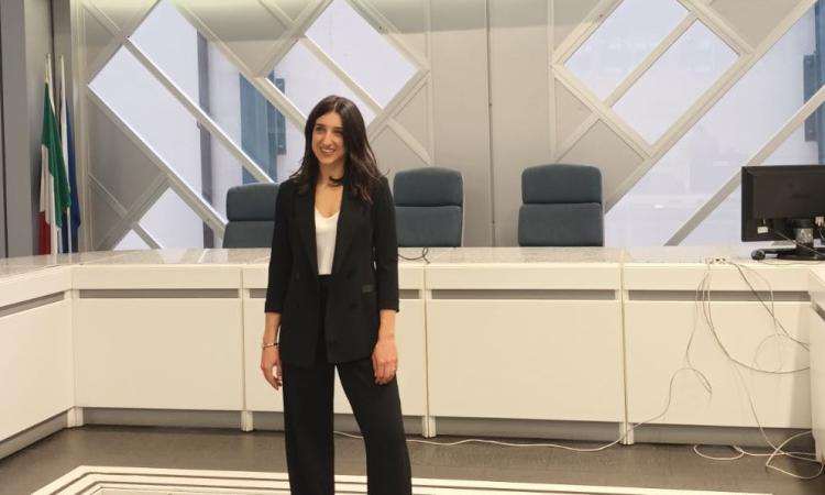 Elena Belvederesi: giura il primo magistrato di Potenza Picena Elena Belvederesi: giura il primo magistrato di Potenza Picena