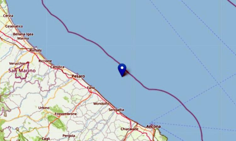 Terremoto Marche, nuova serie di scosse sulla costa fino a magnitudo 4.0 Terremoto Marche, nuova serie di scosse sulla costa fino a magnitudo 4.0