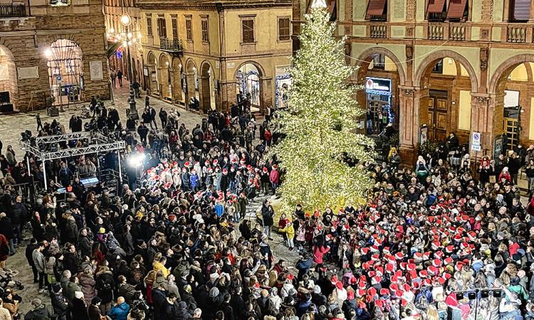 Maltempo, a Tolentino rinviata la corsa dei Babbi Natale