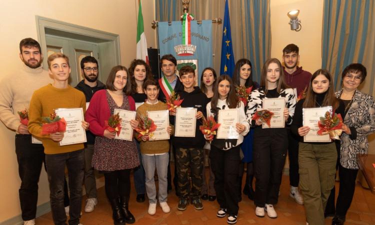 Appignano, borse di studio agli studenti meritevoli: venti i giovani premiati