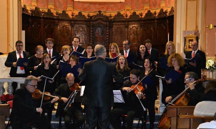A Montecosaro "Concerto di Natale" con cori, quartetto d'archi, pianoforte e tromba A Montecosaro "Concerto di Natale" con cori, quartetto d'archi, pianoforte e tromba