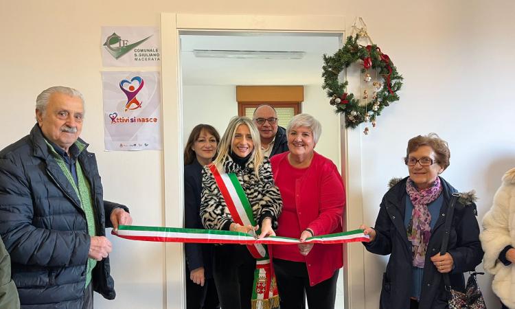 Macerata, "Attivi si nasce": taglio del nastro per il nuovo centro anziani di via Marche Macerata, "Attivi si nasce": taglio del nastro per il nuovo centro anziani di via Marche