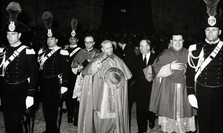 Pollenza, la città celebra l’amato Cardinale Cento con una mostra storico fotografica sulla sua vita Pollenza, la città celebra l’amato Cardinale Cento con una mostra storico fotografica sulla sua vita
