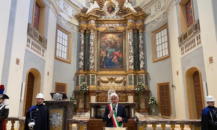 La Collegiata di San Giovanni riapre dopo 25 anni. Parcaroli: "Come entrare a San Pietro" (FOTO) La Collegiata di San Giovanni riapre dopo 25 anni. Parcaroli: "Come entrare a San Pietro" (FOTO)