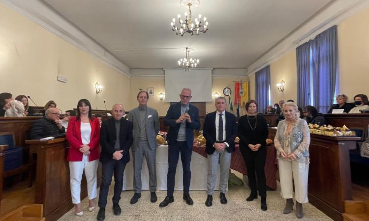 Civitanova, auguri di Natale in Comune: 15 nuovi assunti nel 2022, va in pensione l'usciere Zucchini