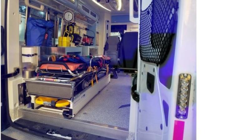 Montefano, scontro frontale tra auto: due feriti, uno trasferito a Torrette