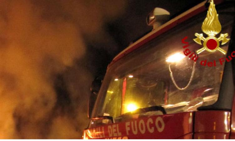 Marche, botti di Capodanno: vigili del fuoco in azione nella notte. Il bilancio Marche, botti di Capodanno: vigili del fuoco in azione nella notte. Il bilancio