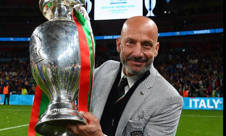 Gianluca Vialli si è spento a 58 anni: l'abbraccio di Wembley con Mancini resterà nella storia Gianluca Vialli si è spento a 58 anni: l'abbraccio di Wembley con Mancini resterà nella storia