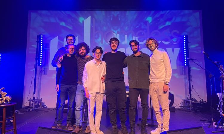 Buona la prima all'Homeless Factory:  tre ore di concerto per i giovani talenti marchigiani