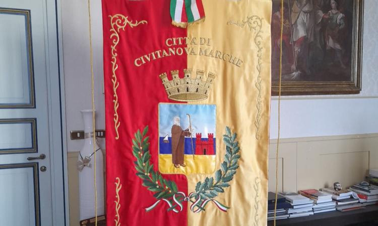 Nuovo gonfalone per il Comune di Civitanova: sullo stemma l'effige di San Marone