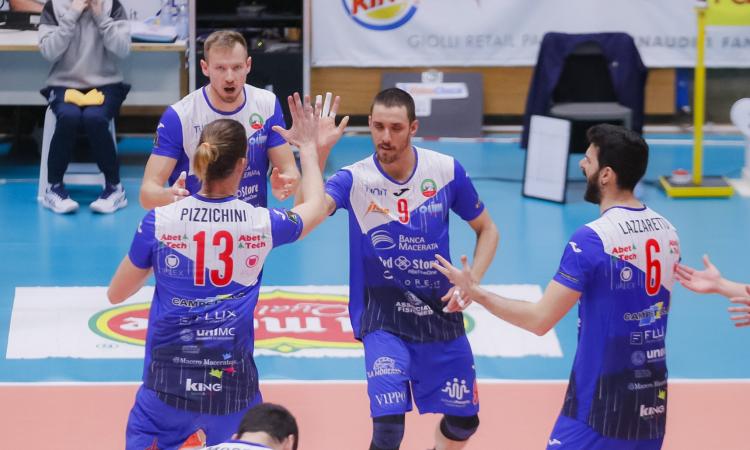 Volley, Macerata vince il derby di Coppa Italia contro Fano: la vittoria arriva al tie-break