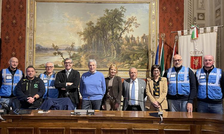 Stretta sui furbetti dei rifiuti, a Recanati arrivano gli ispettori ambientali Stretta sui furbetti dei rifiuti, a Recanati arrivano gli ispettori ambientali