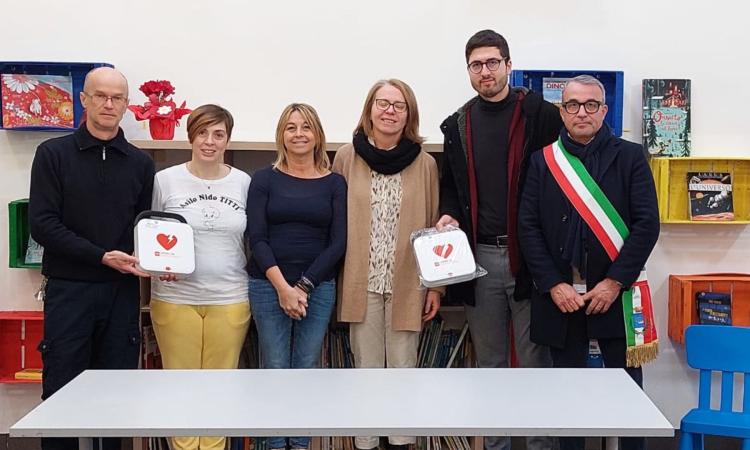 Ripe San Ginesio, due defibrillatori in dono alla comunità: la generosità dell'Avis