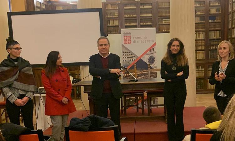Unimc, riparte il progetto di inclusione linguistica degli alunni di origine straniera Unimc, riparte il progetto di inclusione linguistica degli alunni di origine straniera