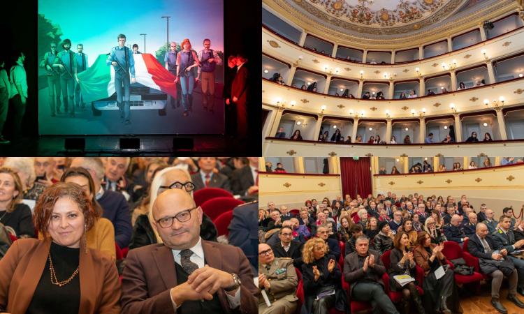 Civitanova, sold-out all’Annibal Caro per "Gli Invisibili”: in platea anche il questore Trombadore Civitanova, sold-out all’Annibal Caro per "Gli Invisibili”: in platea anche il questore Trombadore