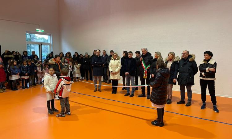 Macerata, niente più attività fisica nell'atrio: la scuola IV Novembre ha la sua nuova palestra Macerata, niente più attività fisica nell'atrio: la scuola IV Novembre ha la sua nuova palestra