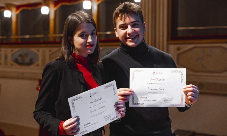 San Severino, giovani talenti di musica e poesia crescono: Tommaso e Giulia vincono borsa di studio