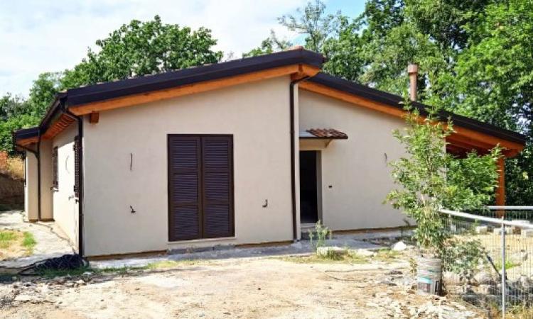 San Severino, demolita e ricostruita: torna agibile un'abitazione in località Parolito San Severino, demolita e ricostruita: torna agibile un'abitazione in località Parolito