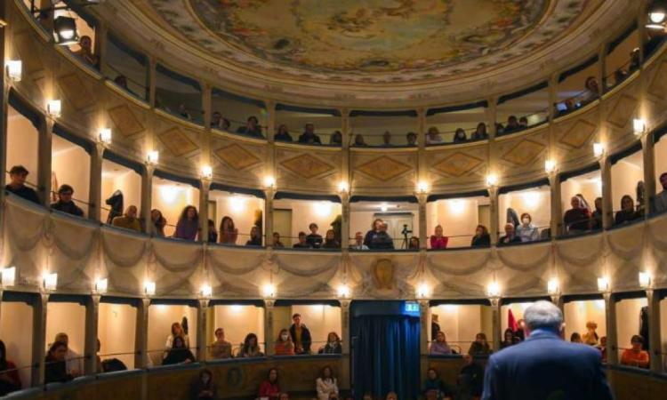 Corridonia, tavola rotonda più spettacolo: al teatro Velluti uno "SLAncio di solidarietà"