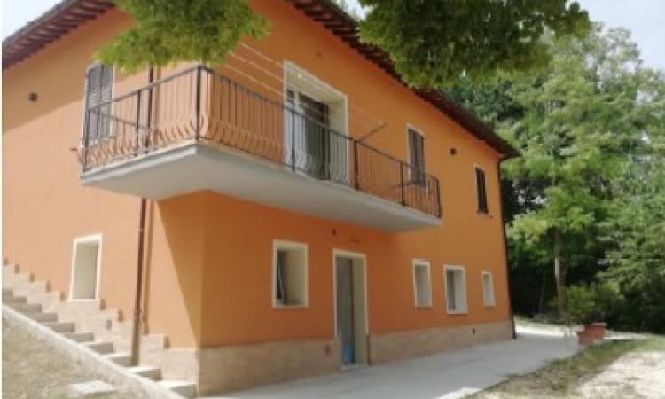 San Severino, di nuovo agibile abitazione in via De Gasperi: un'altra famiglia torna a casa San Severino, di nuovo agibile abitazione in via De Gasperi: un'altra famiglia torna a casa