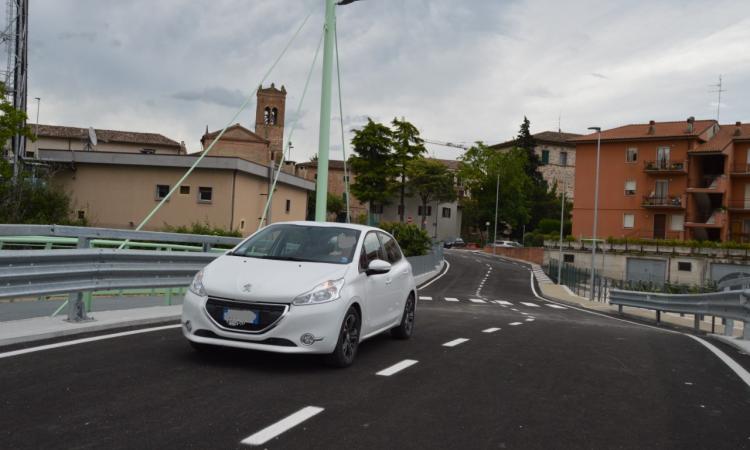 San Severino, nuovo doppio senso di marcia e stop sul ponte Taborro: cambia la viabilità nel rione di Contro