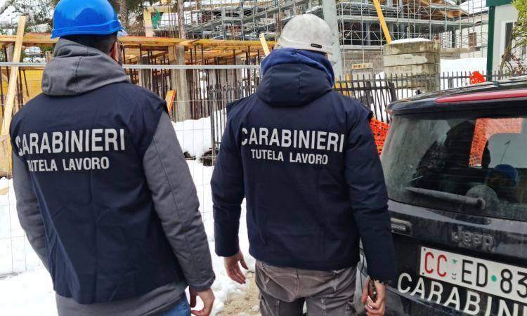 Tolentino e Visso, lavoratori in nero e norme di sicurezza non rispettate: stop a 5 cantieri post sisma (FOTO)