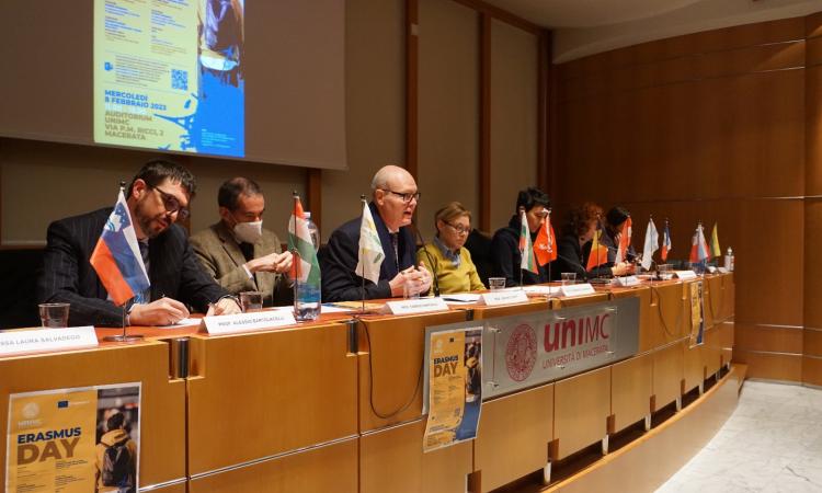 Unimc, 185 università europee per il programma Erasmus: presentato il nuovo bando Unimc, 185 università europee per il programma Erasmus: presentato il nuovo bando