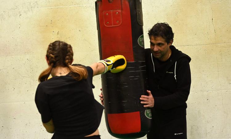 Macerata, studenti del liceo a scuola di boxe: la "nobile arte" torna nelle scuole Macerata, studenti del liceo a scuola di boxe: la "nobile arte" torna nelle scuole
