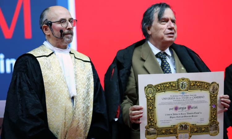 Unicam, al via il 687° anno accademico: dottorato honoris causa al premio Nobel Parisi (FOTO e VIDEO) Unicam, al via il 687° anno accademico: dottorato honoris causa al premio Nobel Parisi (FOTO e VIDEO)