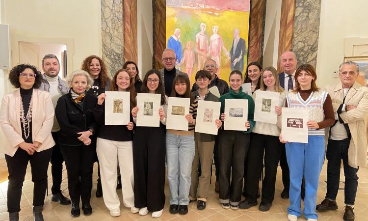 Civitanova, studenti del liceo alla scoperta del laboratorio calcografico della Pinacoteca