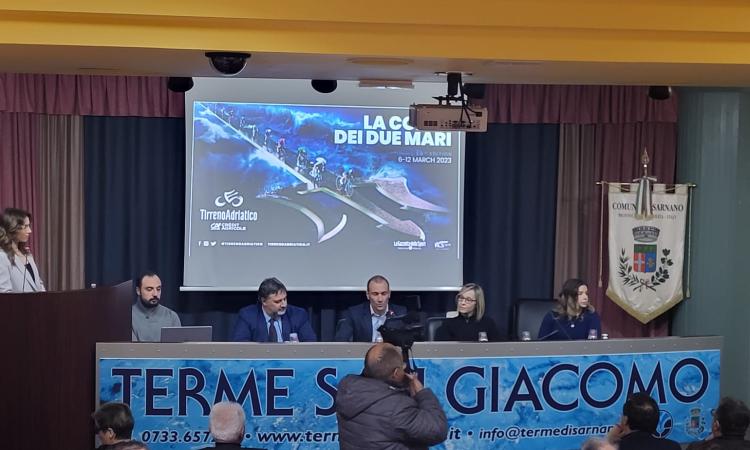 Sarnano, presentazione della quinta tappa della Tirreno Adriatico: "Lo sport per la rinascita del territorio" Sarnano, presentazione della quinta tappa della Tirreno Adriatico: "Lo sport per la rinascita del territorio"