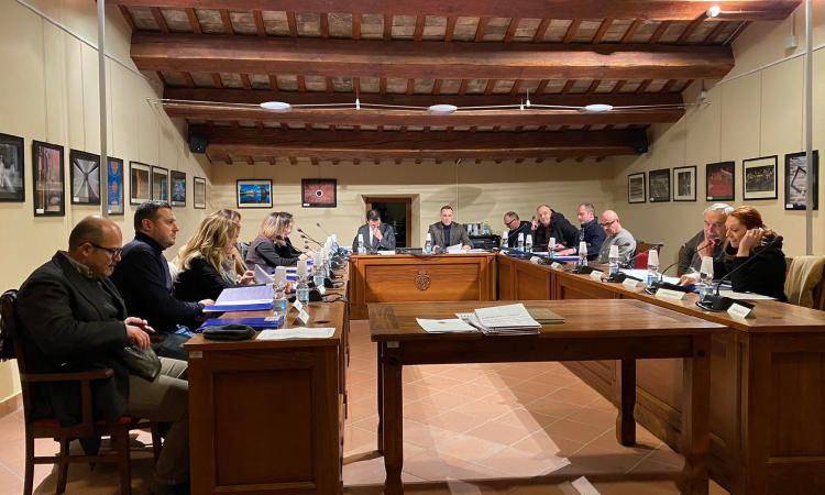 Morrovalle, via libera al piano antenne, videosorveglianza e bilancio di previsione Morrovalle, via libera al piano antenne, videosorveglianza e bilancio di previsione