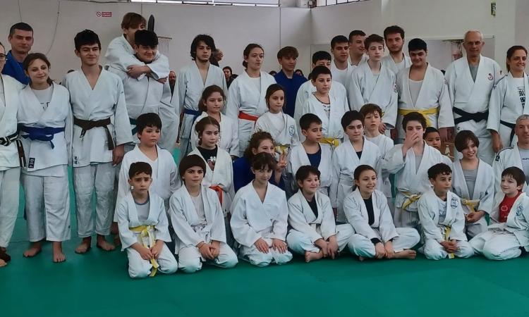 Macerata, il Cus ospita il secondo allenamento interregionale di judo: oltre 30 i giovani partecipanti