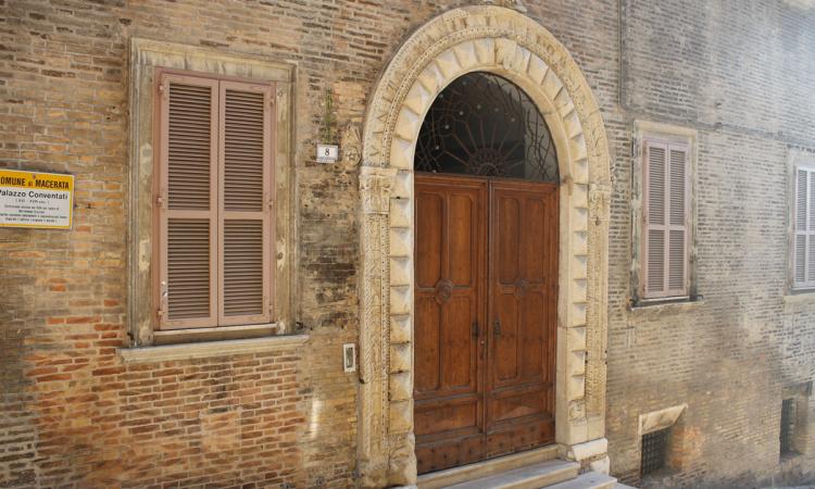 Macerata, nuova luce per Palazzo Conventati e scuole: in arrivo un milione