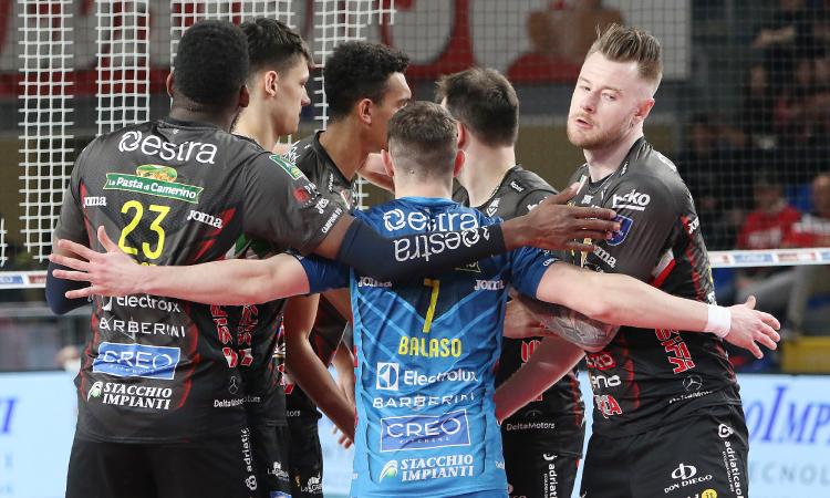 Superlega, la Lube supera l'Allianz all'Eurosuole in tre set e blinda il quarto posto Superlega, la Lube supera l'Allianz all'Eurosuole in tre set e blinda il quarto posto