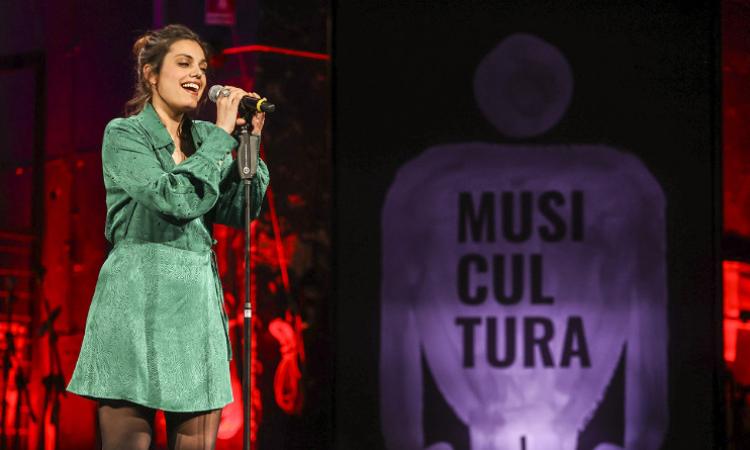Musicultura, Margherita Vicario conquista Macerata: Lamante vince il Premio del pubblico Musicultura, Margherita Vicario conquista Macerata: Lamante vince il Premio del pubblico
