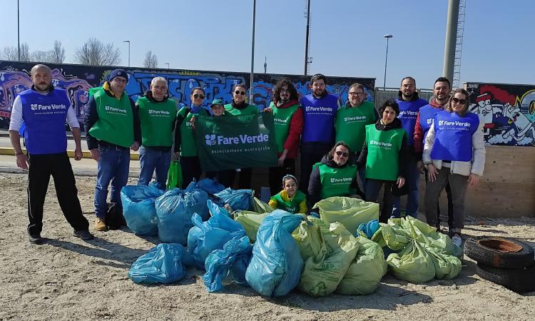 Civitanova, via i rifiuti dalla spiaggia: torna l'evento "Il Mare d'Inverno" Civitanova, via i rifiuti dalla spiaggia: torna l'evento "Il Mare d'Inverno"