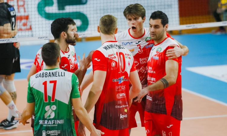 Volley, hurrà Macerata contro Montecchio Maggiore: la vittoria arriva in 4 set Volley, hurrà Macerata contro Montecchio Maggiore: la vittoria arriva in 4 set