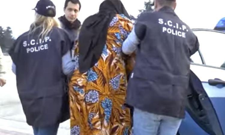 Mafia nigeriana, latitante Jeff Joy estradata in Italia. Nel 2006/2007 le Indagini della Squadra Mobile di Ancona Mafia nigeriana, latitante Jeff Joy estradata in Italia. Nel 2006/2007 le Indagini della Squadra Mobile di Ancona