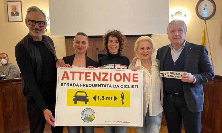 "Io rispetto il ciclista": Civitanova aderisce alla campagna per sensibilizzare gli automobilisti "Io rispetto il ciclista": Civitanova aderisce alla campagna per sensibilizzare gli automobilisti