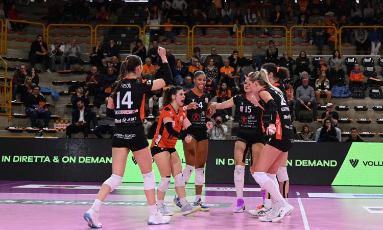 In campo per evitare retrocessione aritmetica: Hr Macerata a caccia di punti con Busto Arsizio In campo per evitare retrocessione aritmetica: Hr Macerata a caccia di punti con Busto Arsizio