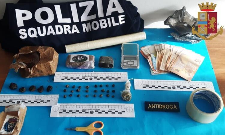 Ancona, 175 grammi fra hashish e marijuana in casa: arrestato fornaio 44enne