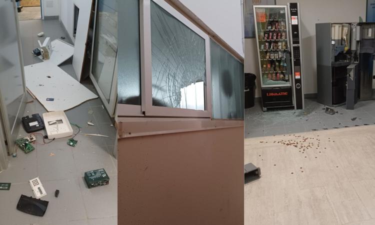 San Severino, nuovo raid dei ladri alla Assem: distrutti infissi e distributori automatici San Severino, nuovo raid dei ladri alla Assem: distrutti infissi e distributori automatici