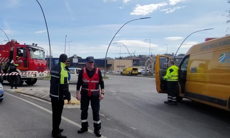 San Severino, incidente sul ponte dell'Intagliata: strada riaperta al traffico dopo 12 ore di lavoro San Severino, incidente sul ponte dell'Intagliata: strada riaperta al traffico dopo 12 ore di lavoro