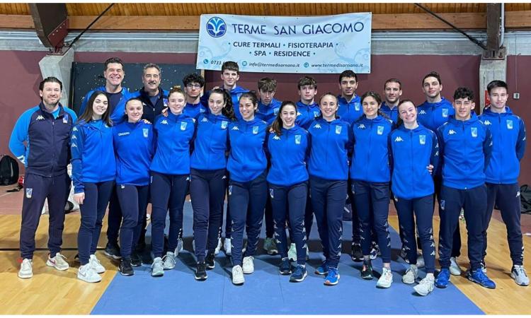 Gli azzurrini del fioretto in ritiro coi "big" a Sarnano: parte la volata verso i Mondiali