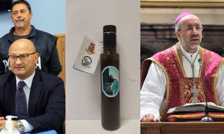 Macerata, il questore Trombadore dona l'olio Capaci al vescovo Marconi Macerata, il questore Trombadore dona l'olio Capaci al vescovo Marconi