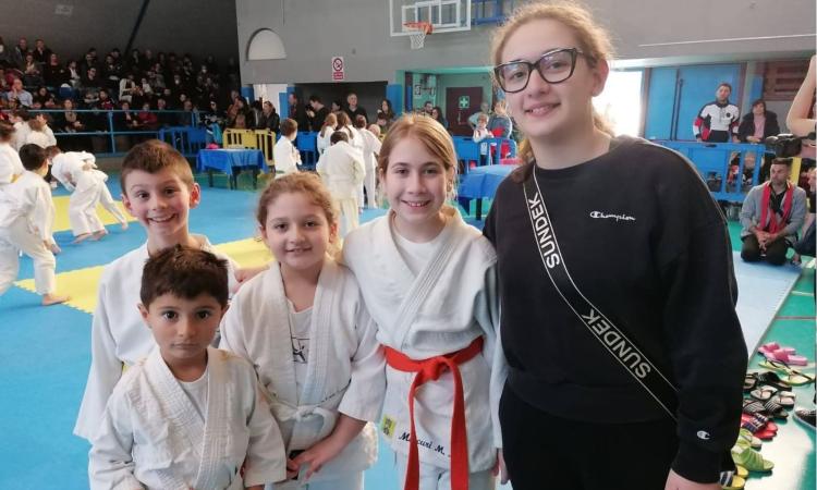 Cus Macerata, al trofeo di Bastia Umbra brillano i baby talenti del judo: medaglie d'oro e di bronzo Cus Macerata, al trofeo di Bastia Umbra brillano i baby talenti del judo: medaglie d'oro e di bronzo
